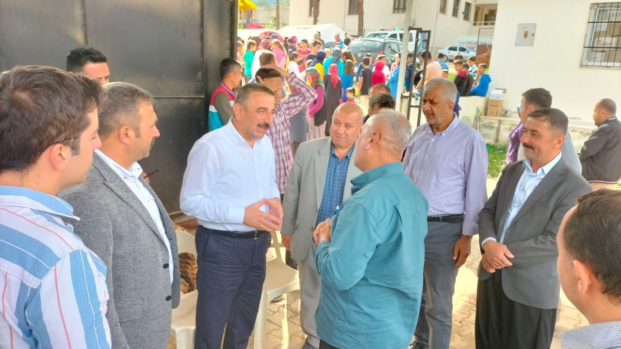 Vali Hacıbektaşoğlu Kırıkhan’ın köylerinde vatandaşlarla bayramlaştı