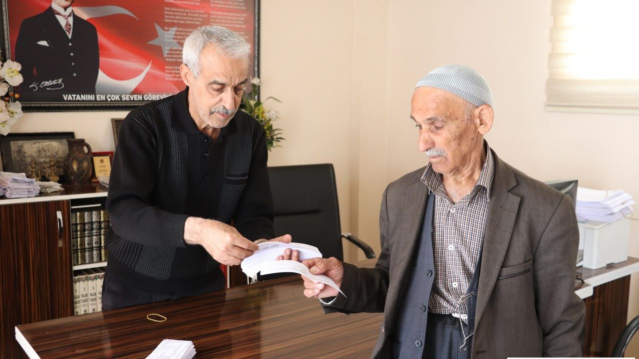Siirt'te seçmen bilgi kağıtları dağıtılmaya başlandı
