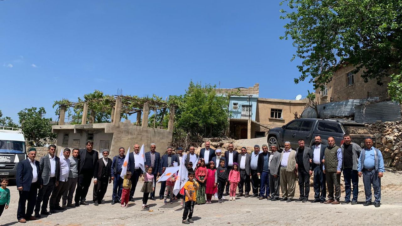 AK Parti Milletvekili adayı Lokman Özcan köy köy geziyor