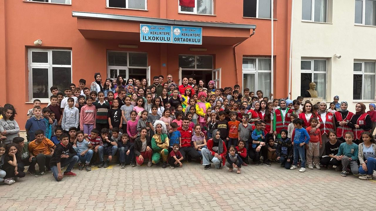 Kızılay'dan kırsaldaki öğrencilere destek