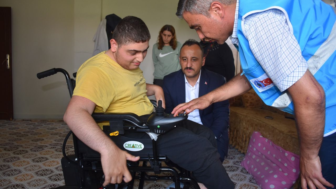 Siirt'te engellilere akülü araç ve malzeme desteği sağlandı