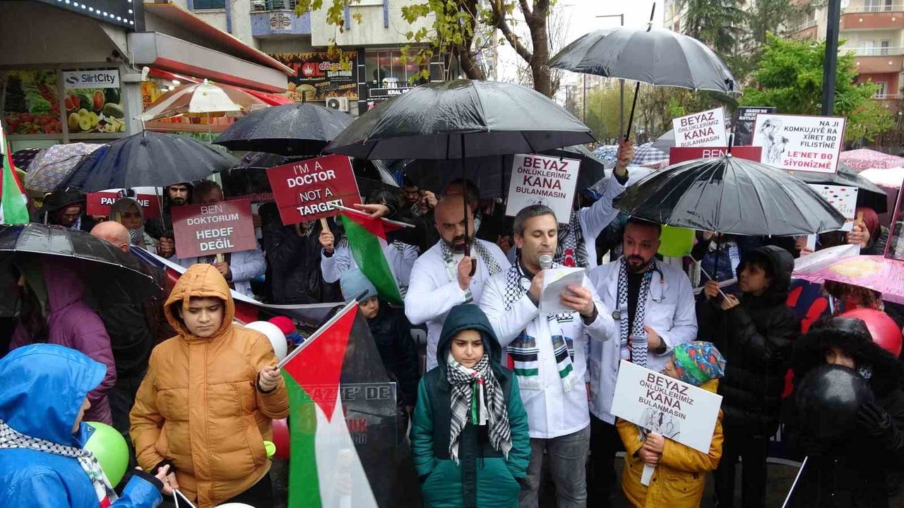 Siirt’te sağlık çalışanlarından Filistin için ’sessiz yürüyüş’