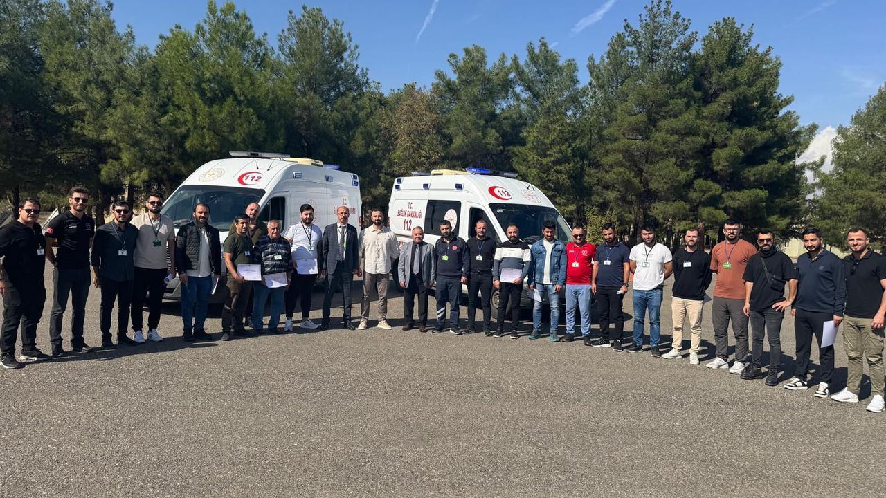 Siirt'te Ambulans Sürüş Güvenliği Eğitimi Başarıyla Tamamlandı