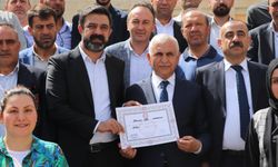 AK Parti Siirt Milletvekili Mervan Gül mazbatasını aldı