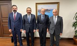 Siirt heyeti, Hazine ve Maliye Bakanı Mehmet Şimşek' e hayırlı olsun ziyaretinde bulundu