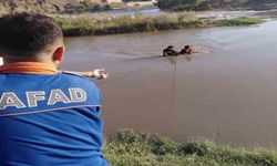 Siirt’te suyun ortasında mahsur kalan genç kurtarıldı