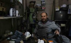 Siirt'te 32 yıldır ayakkabı tamir ediyor