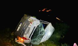 Şirvan’da minibüs şarampole yuvarlandı: 1’i ağır, 3 yaralı