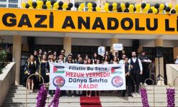 Siirt'e liselilerden "Filistin bu sene mezun vermedi" pankartı