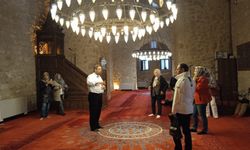 Tarihi Ulu Cami’ye ziyaretçi yoğunluğu
