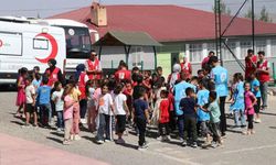 Türk Kızılay 102. yılını öğrencilerle kutladı