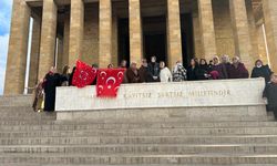 Siirt AK Parti Kadın Kolları Anıtkabir’i ziyaret etti