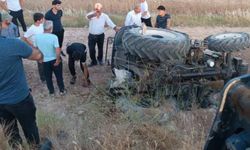 Siirt’te traktör devrildi: 2 yaralı