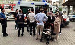 Siirt’te devrilen ağacın altında kalan 2 kişi yaralandı