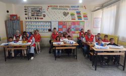 Kızılay’dan Dikboğaz Köyü Öğrencilerine Karne Hediyesi