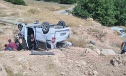 Siirt’te araç şarampole yuvarlandı: 2’si ağır 5 yaralı
