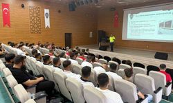 Siirt’te Okul Servis Şoförlerine Trafik Güvenliği Eğitimi Verildi