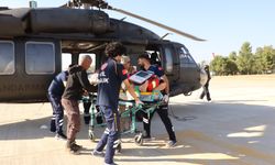 Siirt’te Jandarma Helikopteri, İş Kazası Geçiren Vatandaşı Hastaneye Taşıdı