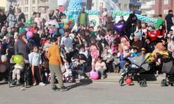 Siirt’te Aile Festivali’nde Yüzlerce Çocuk Doyasıya Eğlendi