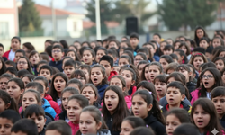 Öğrenciler dikkat! Pazartesi günü tüm okullarda eş zamanlı yapılacak