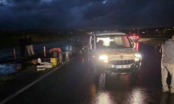 Siirt’te Yağış Nedeniyle Kayganlaşan Yolda Kaza: Maddi Hasar Oluştu