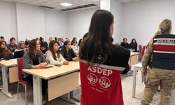 Kurtalan KYK Kız Yurdunda Kadına Yönelik Şiddetle Mücadele Eğitimi Düzenlendi