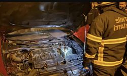 Siirt’te Park Halindeki Otomobil Alev Aldı