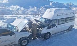 Siirt’te Kardan Kapanan 278 Köy Yolu Ulaşıma Açıldı