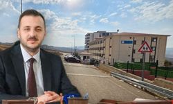 AK Parti Siirt İl Başkanı Av. Özturan’ın girişimiyle okul önündeki tehlikeli elektrik panosu taşındı