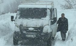 Karda Mahsur Kalan Öğrenci Servisi Kurtarıldı