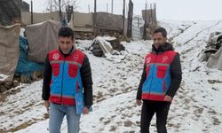 Siirt’te Olumsuz Hava Şartlarına Rağmen Yoksullukla Mücadele Sürüyor