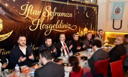 Vali Kızılkaya ve Ak Parti İl Başkanı Özturan İftar Programında Vatandaşlarla Buluştu