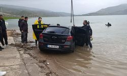 Siirt’te Dikkatsizlik Pahalıya Patladı: Otomobil Baraj Gölüne Düştü