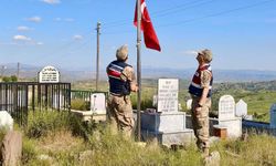 Siirt’te 196 Şehit Mezarı Bakımdan Geçirildi, Bayraklar Yenilendi