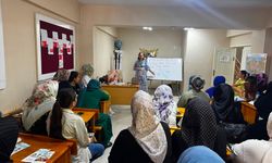 Kadınlara “Sağlıklı Beslenme ve Akıllı Teknoloji Kullanımı” Eğitimi Verildi