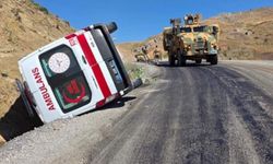 Siirt’te Hasta Sevkine Giden Ambulans Devrildi