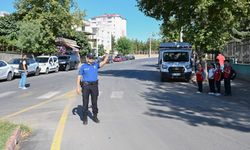 Siirt’te Okul Çevreleri ve Servis Araçlarına Denetimler Devam Ediyor