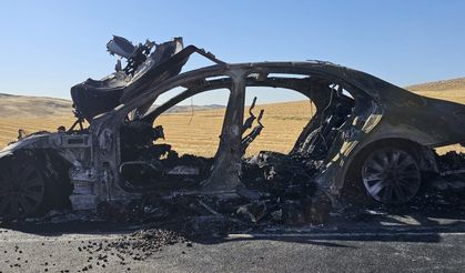 Siirt’te Seyir Halindeki Otomobil Alev Aldı