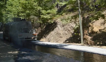 Antalya Çiçekoluk’ta 40 yıllık asfalt özlemi sona erdi