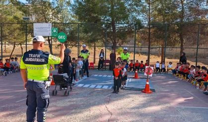 Siirt’te Çocuklara Trafik Kuralları Öğretiliyor