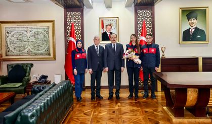 Vali Dr. Kemal Kızılkaya, 112 Ekibini Kabul Etti