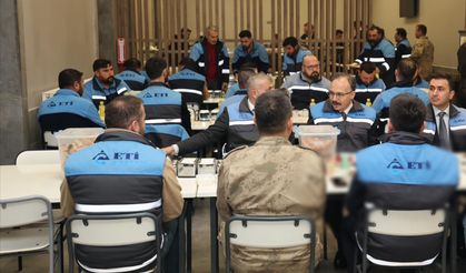 Vali Kızılkaya İftarda Madencilerin Sofrasında Misafir Oldu