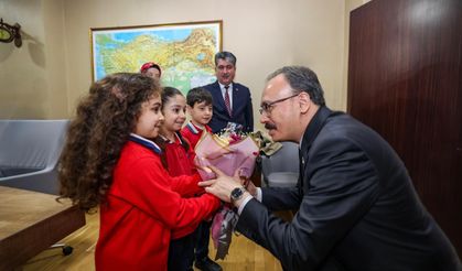 Siirt Valisi Kemal Kızılkaya, Yağmurtepe İlkokulu Öğrencilerini Ağırladı