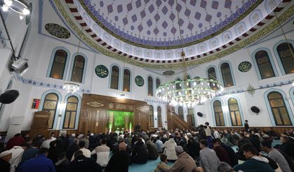 Siirt'te Mübarek Kadir Gecesi Kur'an Tilaveti ve Dualarla İdrak Edildi