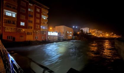 Baykan’da Aşırı Yağış Alarmı: Çok Sayıda Ev Tahliye Edildi