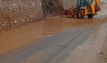 Siirt'te Yağış Sonrası Ekiplerden Saha Çalışması