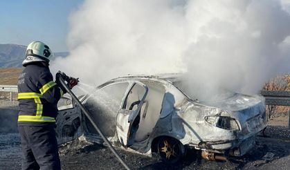 Siirt’te Seyir Halindeki Otomobil Alev Alev Yandı: Aile Facianın Eşiğinden Döndü