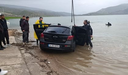 Siirt’te Dikkatsizlik Pahalıya Patladı: Otomobil Baraj Gölüne Düştü