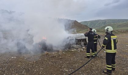 Siirt’te Arı Kovanlarında Yangın: İtfaiyenin Hızlı Müdahalesi Facianın Önüne Geçti