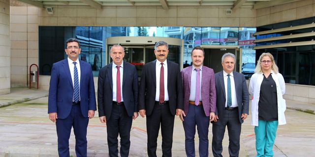 Siirt Üniversitesi Rektörü Şındak'tan hastaneye ziyaret